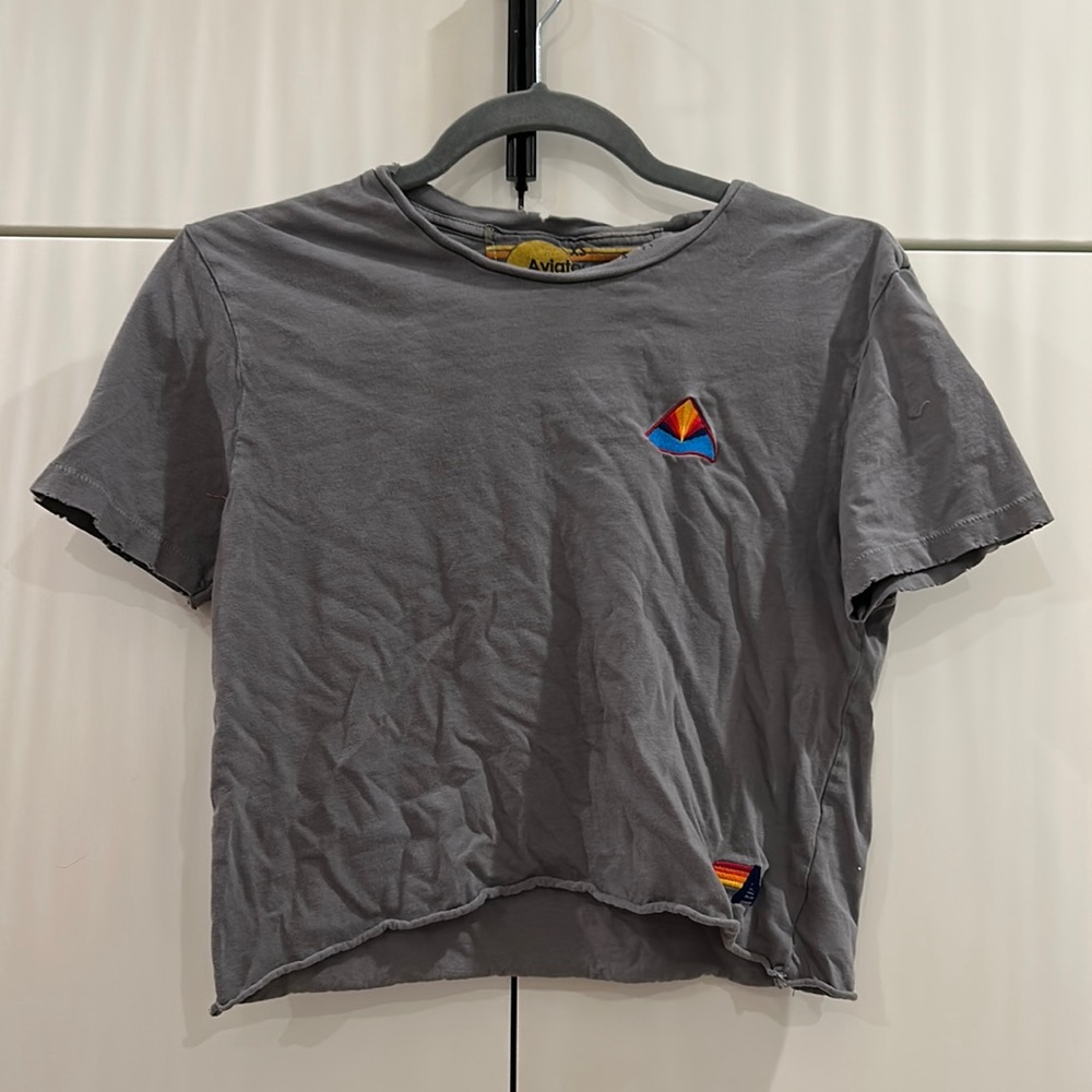 Super cute gray aviator nation mountain shirt